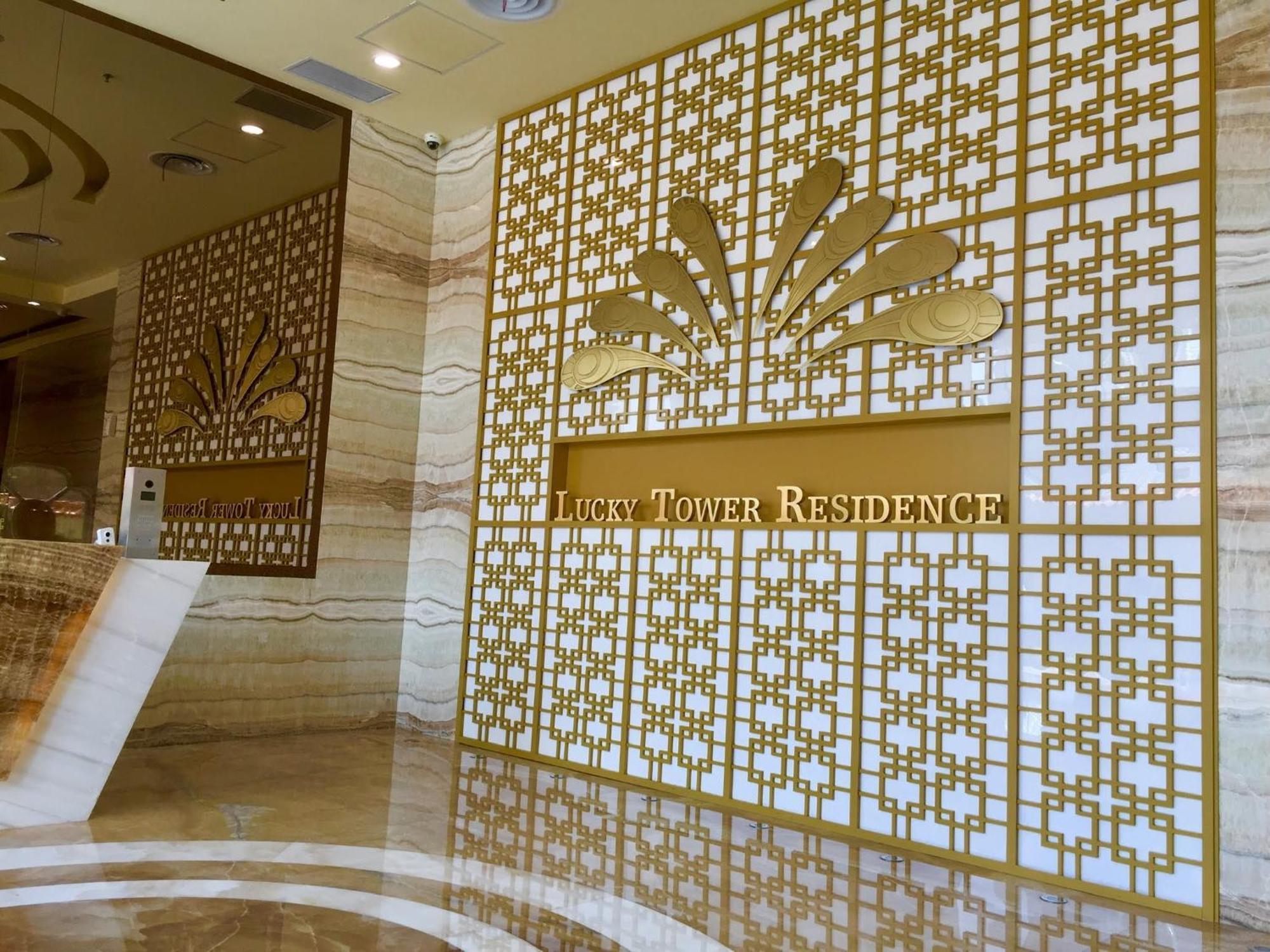 2Br Lucky Tower Residence Jakarta Old Town Top Floor Condo Exteriér fotografie