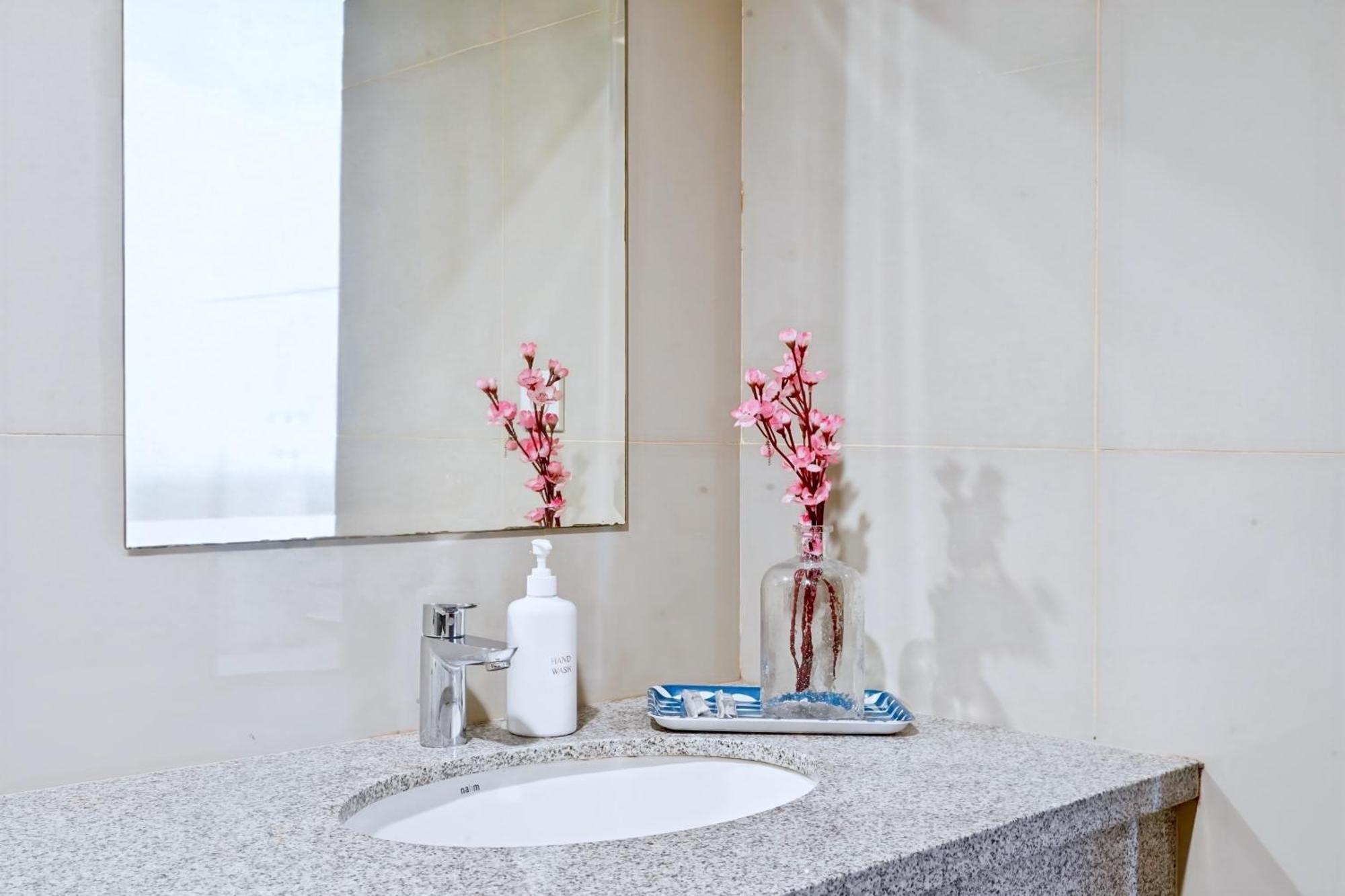 2Br Lucky Tower Residence Jakarta Old Town Top Floor Condo Exteriér fotografie